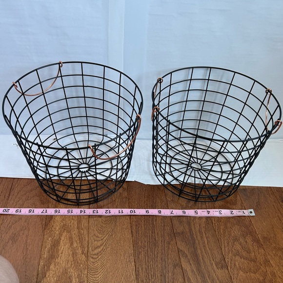 Set of 2 wire baskets with copper handles - Picture 2 of 3